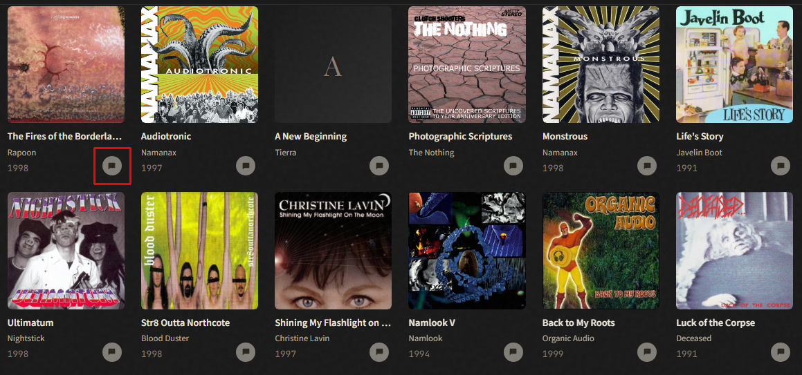 トップページのレコード棚。各ジャケットの左下にコメントアイコンが見える